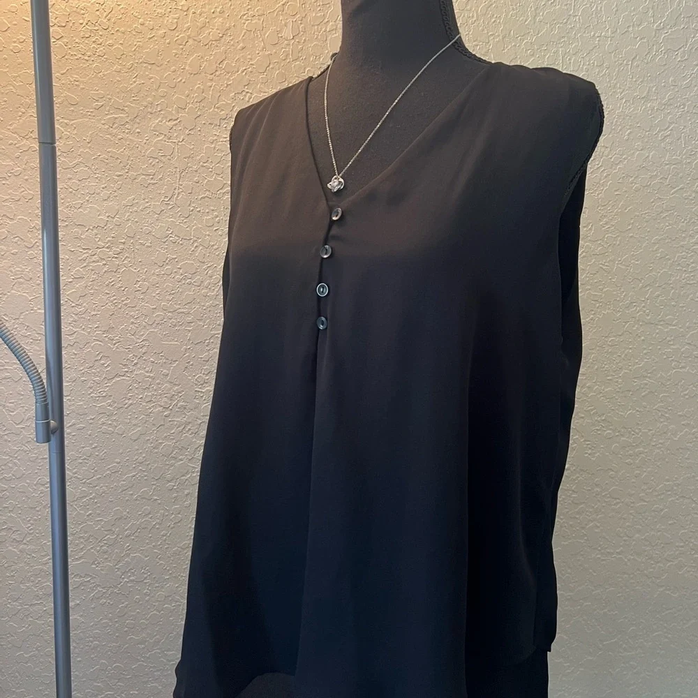 Zac & Rachel Black Sleeveless V-Neck Blouse with Relaxed Fit